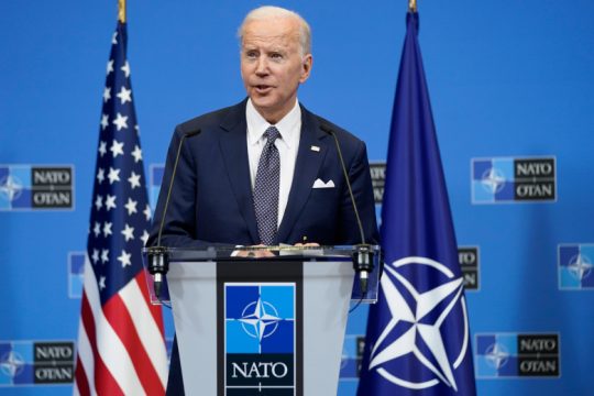Μπάιντεν: Ουκρανική απόφαση η παραχώρηση εδαφών στη Ρωσία