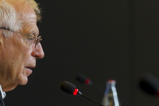 «Μάτσο», πολυπράγμων και… σκανδαλιάρης