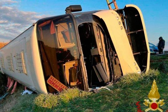 Λεωφορείο με Ουκρανούς πρόσφυγες ανατράπηκε στην Ιταλία