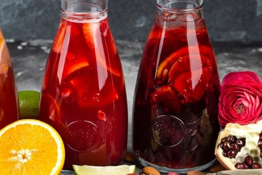 Σε φιλικό σπίτι με τοπικούς θεούς