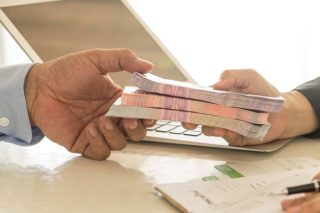 Δάνεια 6,3 δισ. ευρώ ρυθμίστηκαν πέρσι μέσω servicers