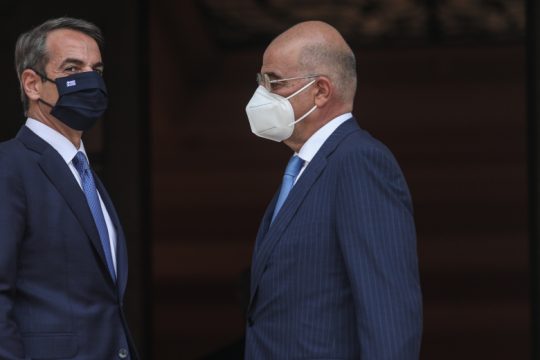 Βλέπουμε τον καπνό, τη φωτιά αργότερα
