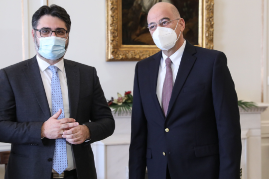 Ετοιμάζει ανθρωπιστική βοήθεια στη Μαριούπολη το ελληνικό υπ. Εξωτερικών