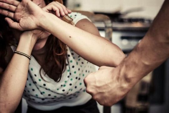 Χανιά: Συνελήφθη για ενδοοικογενειακή βία αλλά επιστρέφει σπίτι του