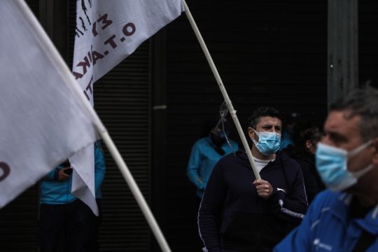 Διώχνουν τους 3.000 συμβασιούχους-covid από τους ΟΤΑ