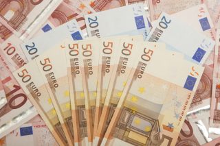 Τείχος άρνησης για σημαντική αύξηση στον κατώτατο μισθό