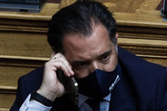 Επεκτείνεται το πλαφόν στο περιθώριο κέρδους σε καύσιμα, ψωμί και άλλα προϊόντα