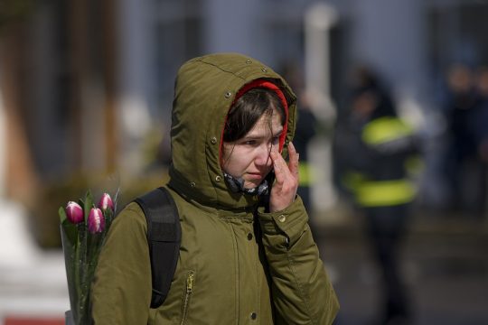 «Γράψε κάτι χαρούμενο»