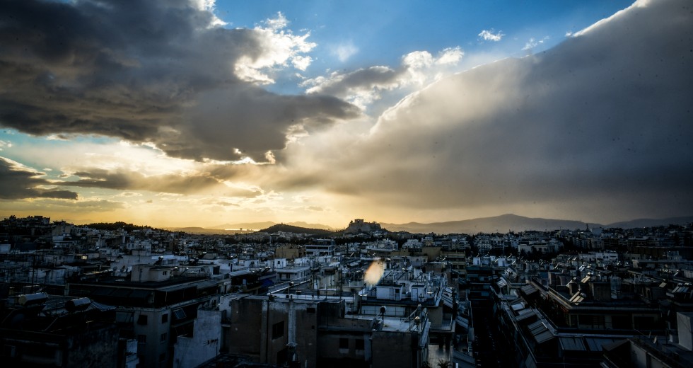 Σποραδικές βροχές και μικρή αύξηση της θερμοκρασίας