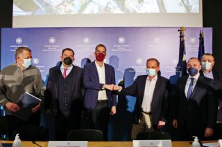 Φιέστα Καραμανλή – Μπακογιάννη για επτά σταθμούς της γραμμής 4 του μετρό