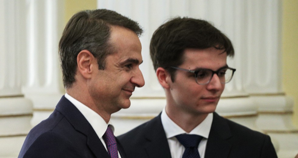 Προσβλητική ανάρτηση του γιου του πρωθυπουργού για συναυλία ειρήνης