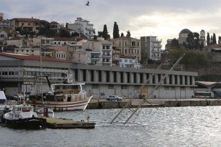 Μόνο μία δεσμευτική προσφορά για τον λιμένα Καβάλας