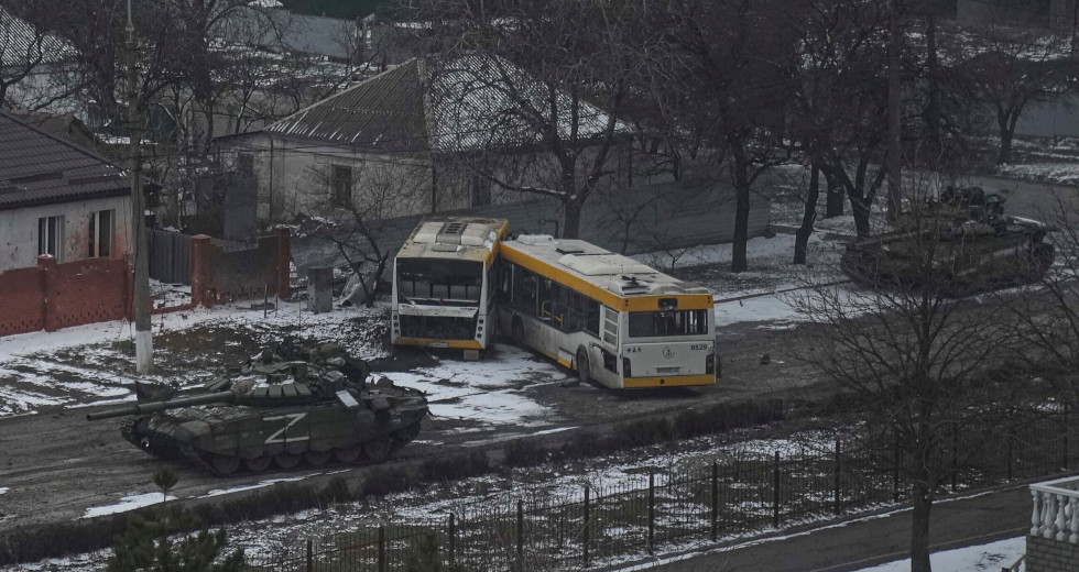 Η Μαριούπολη στις φλόγες: Τι συμβαίνει στη μαρτυρική πόλη