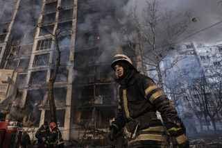 Πύρινος κλοιός σε Μαριούπολη και Νικολάγεφ