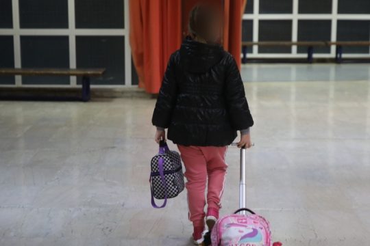 Παγωμένα και πεινασμένα τα παιδιά στα σχολεία της Θεσσαλονίκης