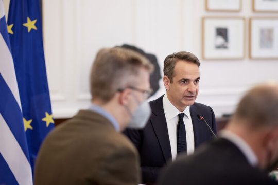 Η μπάλα στην εξέδρα