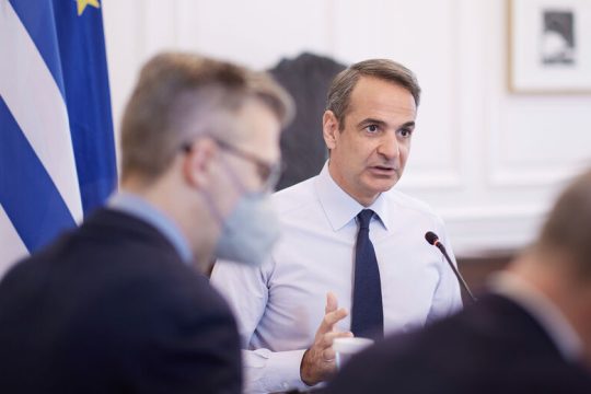 Μέτρα υπό κοινωνική πίεση για την ακρίβεια
