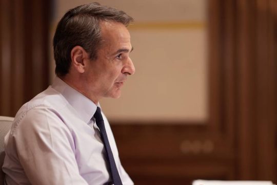 Mέτρα με καθυστέρηση, ενώ η ακρίβεια θεριεύει
