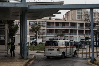 Ο κορονοϊός βολτάρει στις εφημερίες