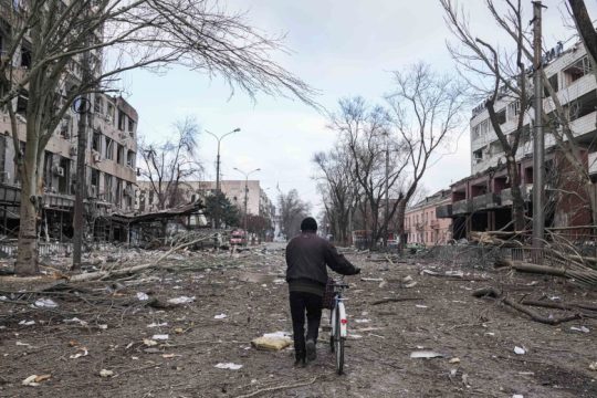 Διπλωματία σε υψηλούς τόνους με τις ΗΠΑ να «κοιτούν» προς την Κίνα