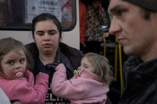 Η «προσφυγιά» της υποκρισίας