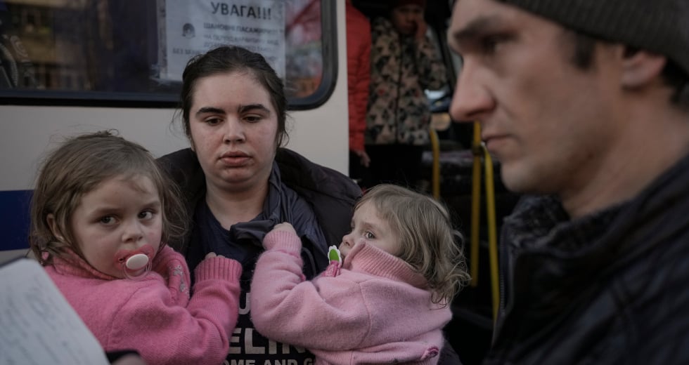 Η «προσφυγιά» της υποκρισίας