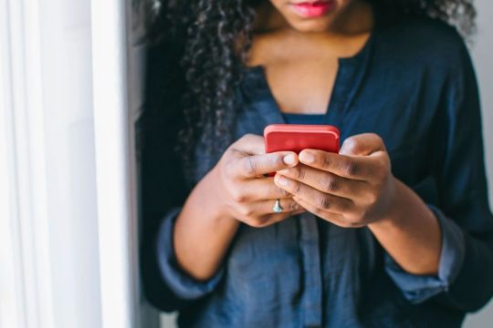Vodafone: Θέτει τις νέες τεχνολογίες στην υπηρεσία της καταπολέμησης της έμφυλης βίας
