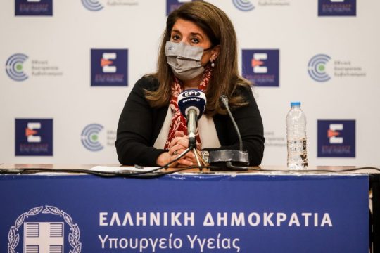 Αναμένουν κορύφωση του πανδημικού κύματος και αύξηση νοσηλειών