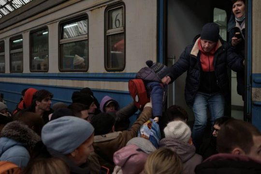 Ουκρανία: Ξεπέρασαν το ένα εκατομμύριο οι πρόσφυγες
