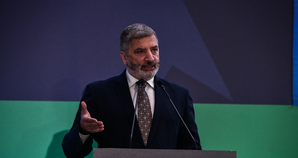 Φωνές για παραίτηση Πατούλη μετά τις καταγγελίες για λογοκλοπή