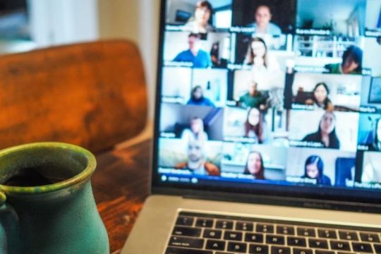 Work from home: Τα πέντε χαρακτηριστικά που θα πρέπει να προσέξεις στο desktop σου