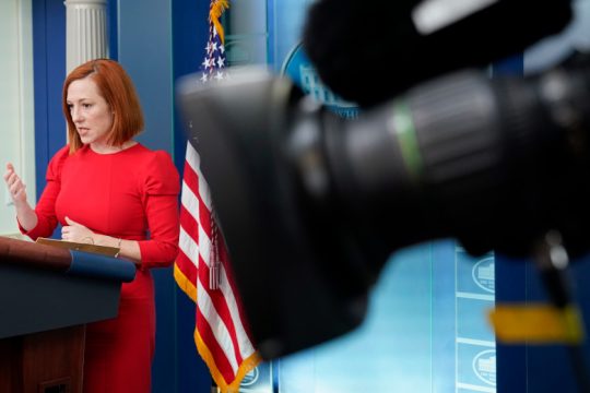 Λευκός Οίκος: Νέες κυρώσεις και όχι πόλεμος με τη Ρωσία