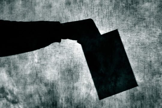 Ωρα για φρένο στην παραμόρφωση της Δημοκρατίας