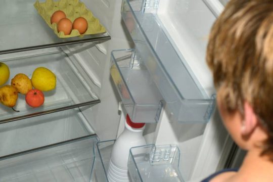 INE ΓΣΕΕ: Βασικά είδη διατροφής περιορίζουν οι 6 στους 10