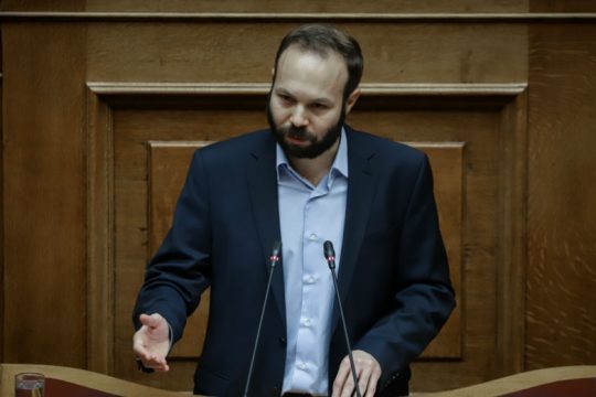 Απάντηση Ψυχογιού στον Ν. Μηταράκη για την προσφυγική πολιτική και την Ουκρανία