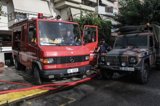 Πυρκαγιά σε γκαράζ οικίας στην Φιλοθέη – Κάηκαν τέσσερα οχήματα