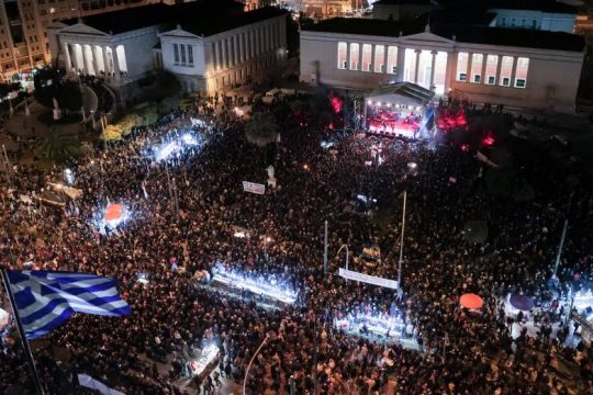 Δεν καταλάβαμε αν η Πέγκυ Ζήνα τάχθηκε κατά του Πούτιν