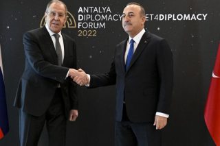 Ο πόλεμος ανατρέπει τις ισορροπίες Αθήνας-Αγκυρας
