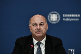 Δεύτερη φύση του Κ. Τσιάρα, οι απευθείας αναθέσεις
