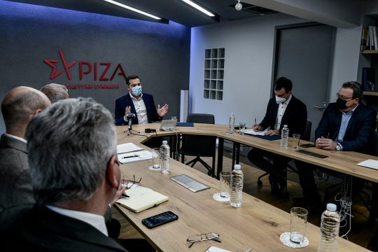 «Η κυβέρνηση αφήνει ανεξέλεγκτο ένα ενεργειακό καρτέλ να διαμορφώνει τις τιμές με τρομακτικό κέρδος»