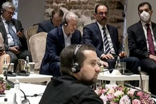 Πρόοδος στις συνομιλίες, μείωση των στρατιωτικών επιχειρήσεων στο Κίεβο