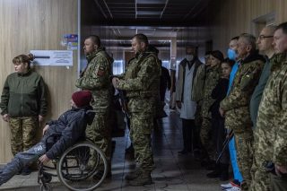 Διπλωματία σε… (αντι)φάσεις