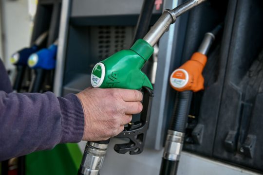 Μέτρα κατώτερα των περιστάσεων