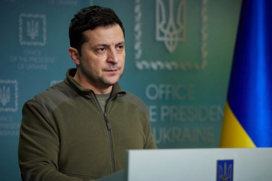 Ζελένσκι: Το ΝΑΤΟ φοβάται αντιπαράθεση με τη Ρωσία, κι εγώ δεν θέλω να παρακαλέσω άλλο
