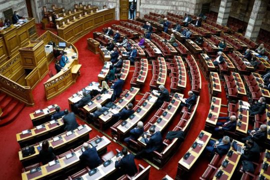 Διασταυρώνουν τα ξίφη τους εν μέσω του ράλι ακρίβειας [ Live ]