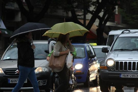 Άστατος καιρός, αλλά με υψηλές θερμοκρασίες