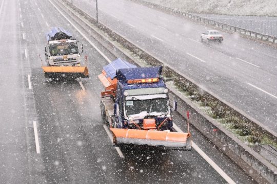 Άνοιξε η Εθνική Αθηνών-Λαμίας για βαριά οχήματα – Πού υπάρχουν προβλήματα λόγω καιρού