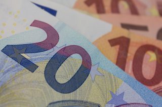 Περί λεφτόδεντρων…