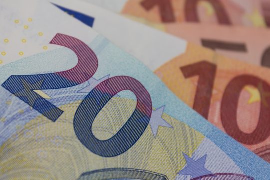 Περί λεφτόδεντρων…