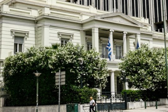 Τι απαντά το ελληνικό ΥΠ.ΕΞ. στη Ζαχάροβα